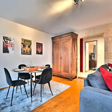 Olympia - Terrasse, Parking Gratuit, Theme Cinema, Coeur De Ville, Rez De Chaussee, Fibre, Tv 4k Saintes