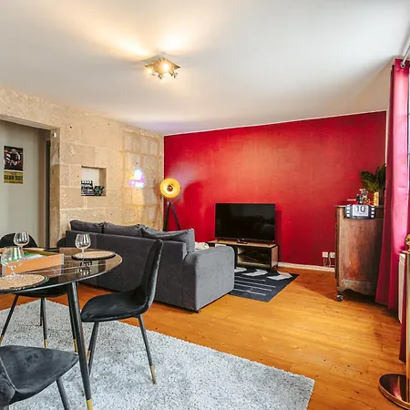 Apartment Olympia - Terrasse, Parking Gratuit, Theme Cinema, Coeur De Ville, Rez De Chaussee, Fibre, Tv 4k Saintes