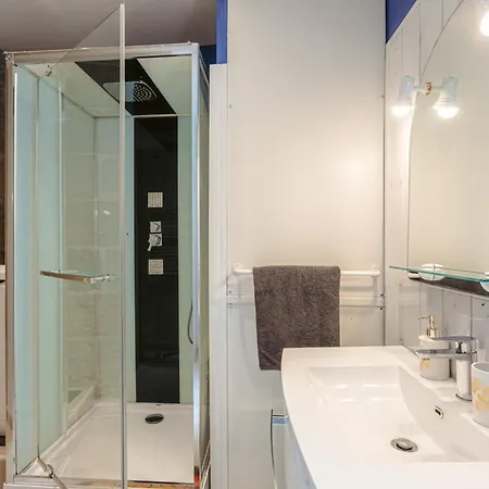 Apartment Olympia - Terrasse, Parking Gratuit, Theme Cinema, Coeur De Ville, Rez De Chaussee, Fibre, Tv 4k