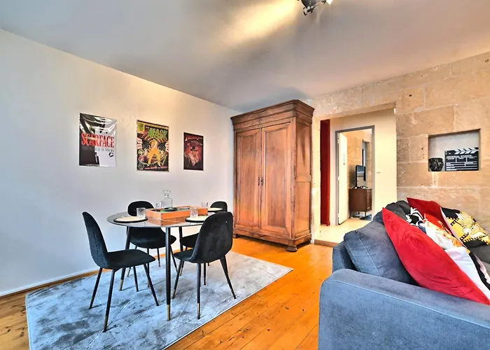 Olympia - Terrasse, Parking Gratuit, Thème Cinéma, Coeur De Ville, Rez De Chaussée, Fibre, Tv 4k Saintes