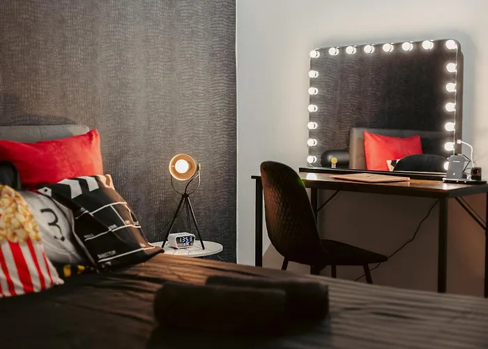 Olympia - Terrasse, Parking Gratuit, Thème Cinéma, Coeur De Ville, Rez De Chaussée, Fibre, Tv 4k Appartement *