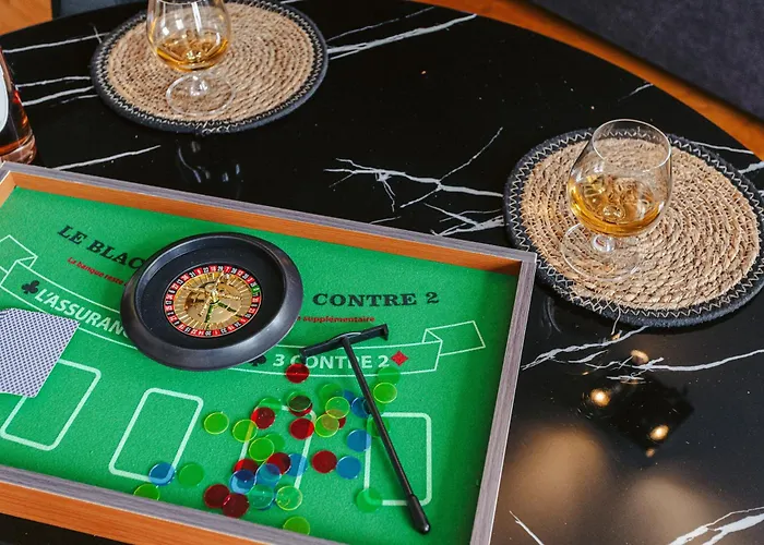 Appartement Olympia - Terrasse, Parking Gratuit, Thème Cinéma, Coeur De Ville, Rez De Chaussée, Fibre, Tv 4k Saintes